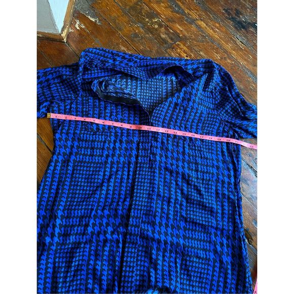Foxcroft Shaped Fit Blue and Black Houndstooth Button-Up Blouse Sz 14, MSRP $94 - Picture 10 of 11